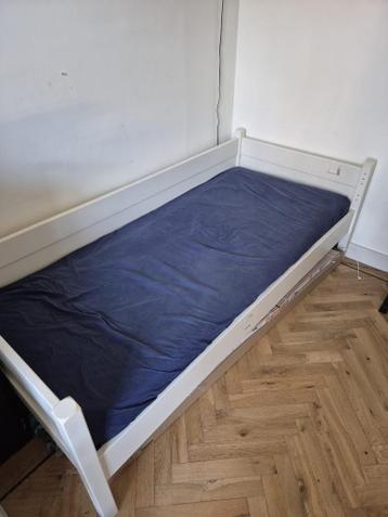 Massief houten bed wit gelakt gratis