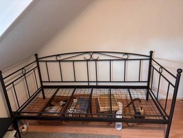 Zwart 1-persoons bed - Gratis af te halen!