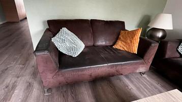 2- en 3-zits bank, suede-achtige bruine bekleding