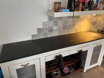 Hardstenen aanrechtblad met spoelbak - 3cm dik