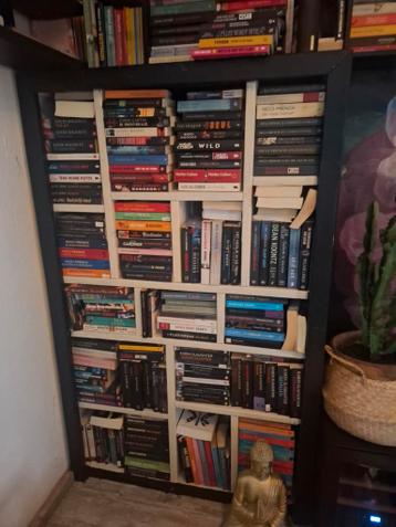Zwart houten boekenkast/roomdivider