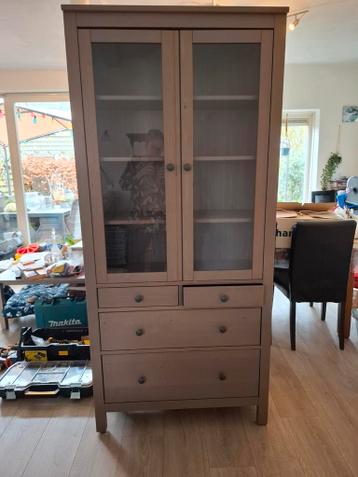 Hemnes Vitrinekast - Stijlvol en Praktisch