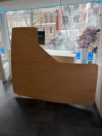 Mooi groot hoek bureau (gratis)