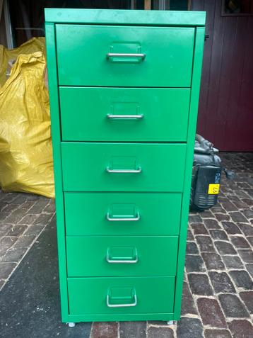 GRATIS groen metalen ladekastje