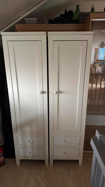 Gratis 2x grenen kast