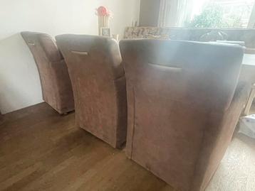GRATIS 4 Eetkamerstoelen met wieltjes en leuning