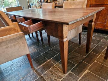 Koloniale tafel + 6 stoelen gratis af te halen