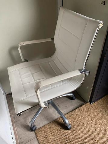 Oude bureaustoel Zuiver