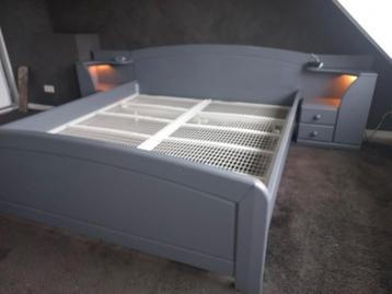 Stevig 2 persoonsbed van eikenhout 1.80x2.00 mtr