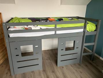 Gratis Halfhoogslaper, incl lattenbodem. Zonder matras