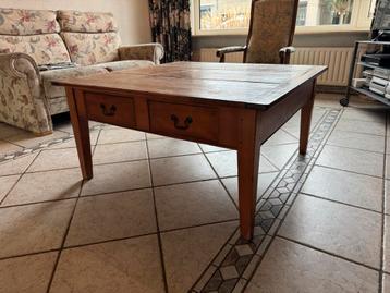 Houten salontafel met lades