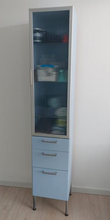 Badkamerkastje gratis af te halen