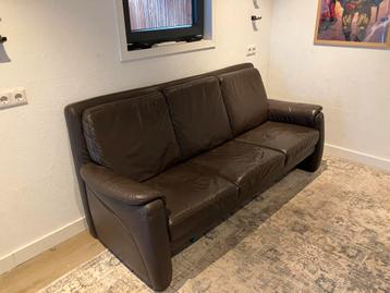 Gratis lederen driezitsbank