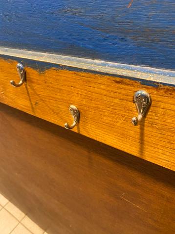 GEZOCHT: Gratis kapstok haakjes voor goed doel