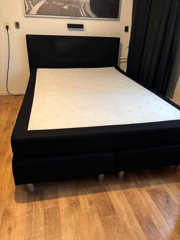 Boxspring 140x 200 zwart Cisano