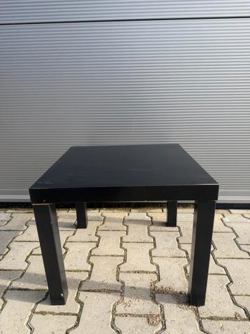 Zwarte IKEA Lack tafel