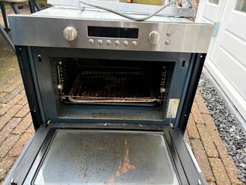 Gratis oven (met magnetron functie)