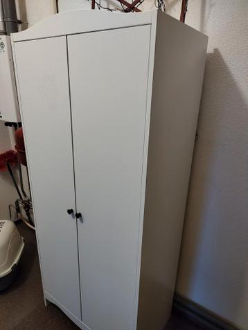 Gratis af te halen in Zuidhorn Witte kledingkast met deuren