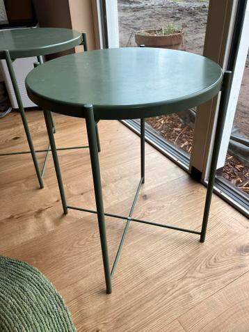 Twee Groene bijzettafels / plantentafels
