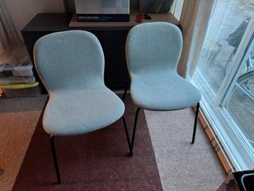 Set van twee grijze stoelen