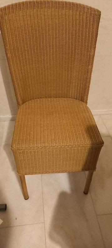 Gratis twee stoelen.