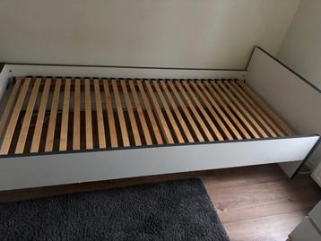 Bed 90x200