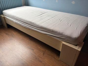 Eenpersoonsbed met matras