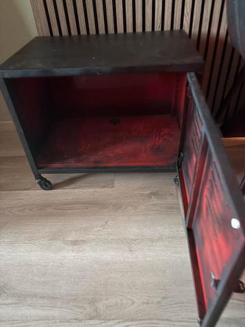 Gratis! Ikea Metalen kastje op wieltjes