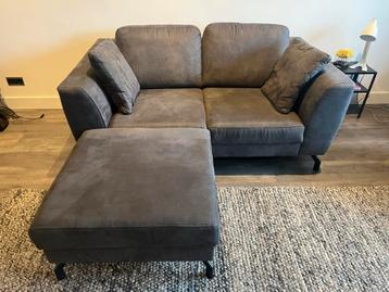 Nette bank met hocker