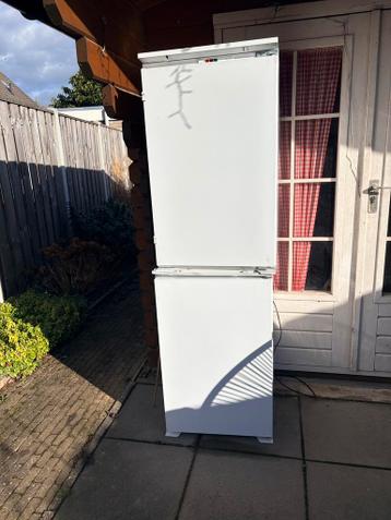 Koelkast en vriezer Inbouw (ouder maar gratis af te halen)
