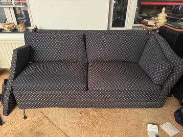 Mooie bank van Stichter - Zijkant reparatie nodig