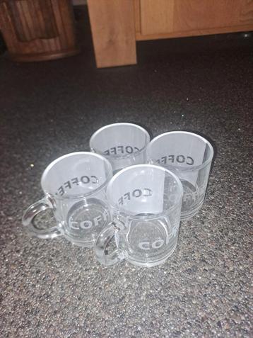 4 leuke koffie mokken/koppen/theeglazen