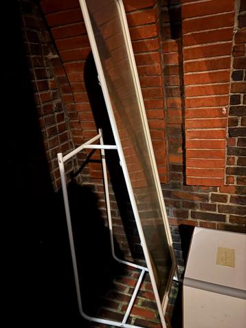 Als nieuw, IKEA Staande Spiegel met Kapstokhaken