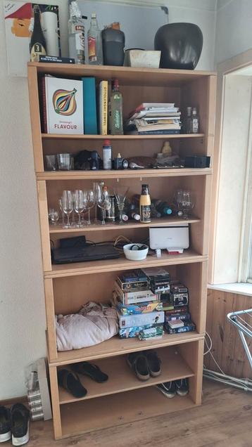 Modulaire kast bestaande uit losse blokken