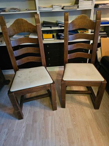 Gratis stoelen op te halen in Limmen