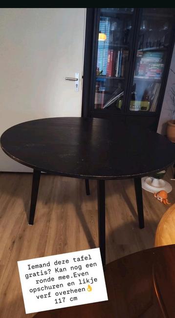 OPHALEN IN DEVENTER. Ronde eettafel gratis