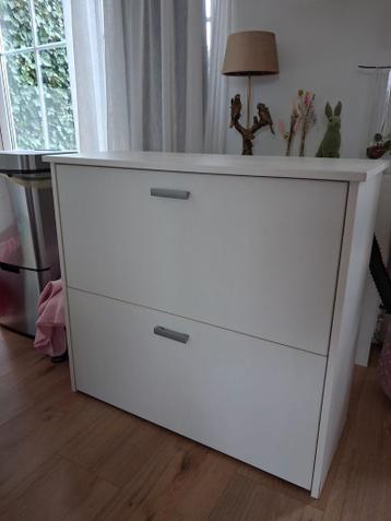 Witte, 2 ladekast.