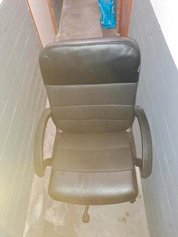 Twee gratis bureaustoelen - Tilburg - z.s.m.