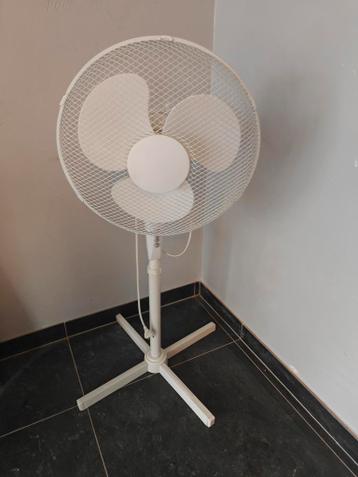 2x Ventilator Merkloos (Gamma) - Gratis Af te Halen