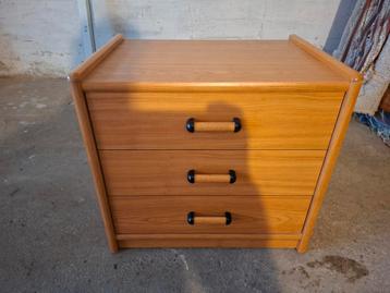 Nachtkastje / Ladenblok met 3 lades - 52x38x48cm
