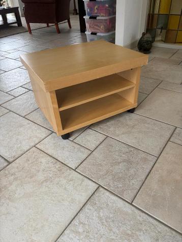 nachtkastje op wieltjes