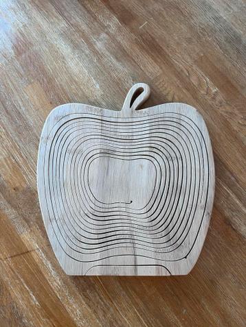 Houten appelvormige mand / schaal