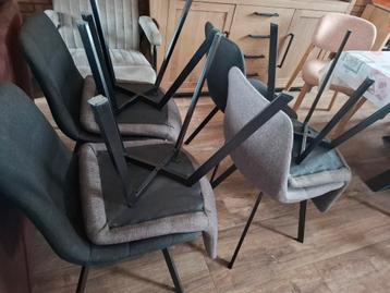 7 Eetkamerstoelen - Gebruikt, maar kunnen nog mee!