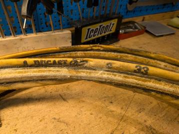 Vier velgen en vijf tubes (Ambrosio, Mavic, Wolber, Dugast,