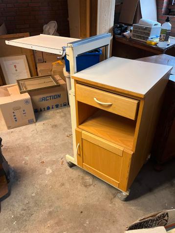 Bedkastje met inklapbaar blad - in hoogte verstelbaar