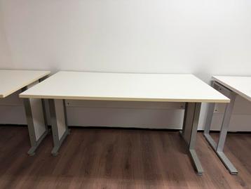 Gratis (hoek) bureau mag ook los opgehaald worden