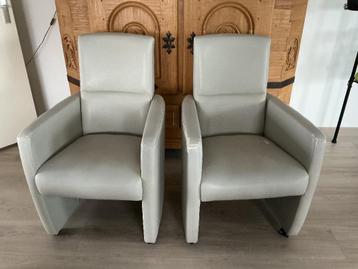 2 fauteuils op wieltjes  gratis af te halen