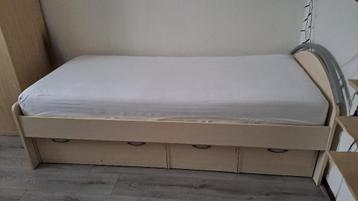 bed 90x200 met lades  gratis afhalen Barendrecht