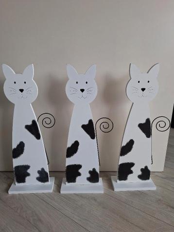 3 houten katten hoogte 55cm breedte 20cm