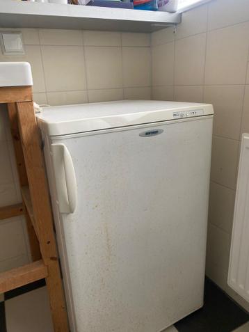 Gratis: defecte Vriezer Sloop/oud ijzer - Groningen